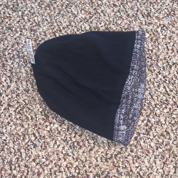 NWT UA cold gear winter hat - Picture 5 of 5